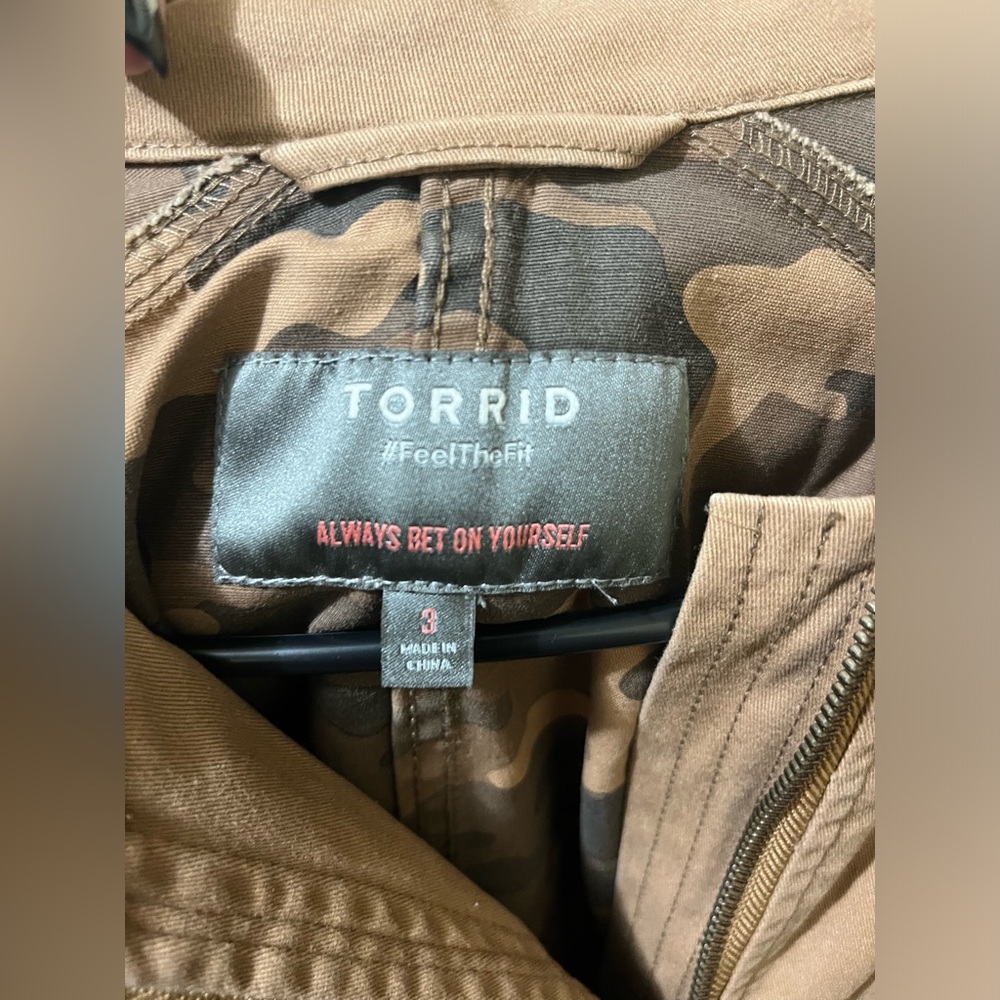 Torrid Anorak Jacket 🧥 - Picture 7 of 9